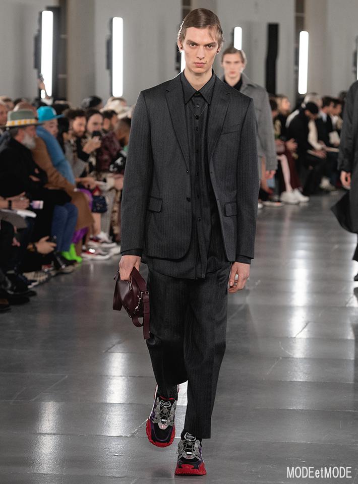 valention_aw19_022