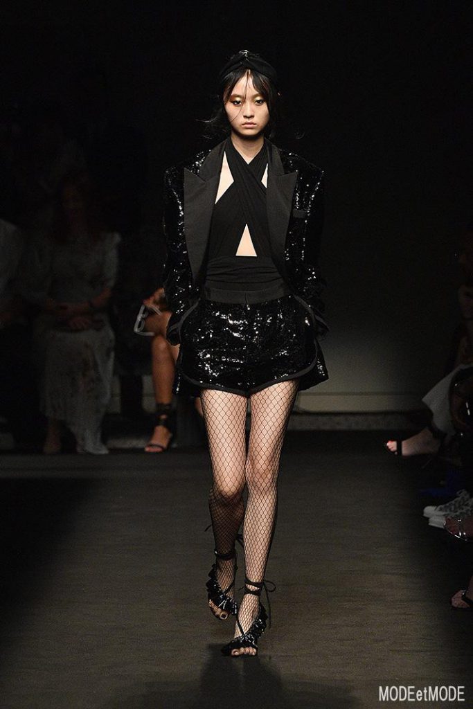 DUNDAS : Runway – Paris Fashion Week – Haute Couture Fall/Winter 2019/2020