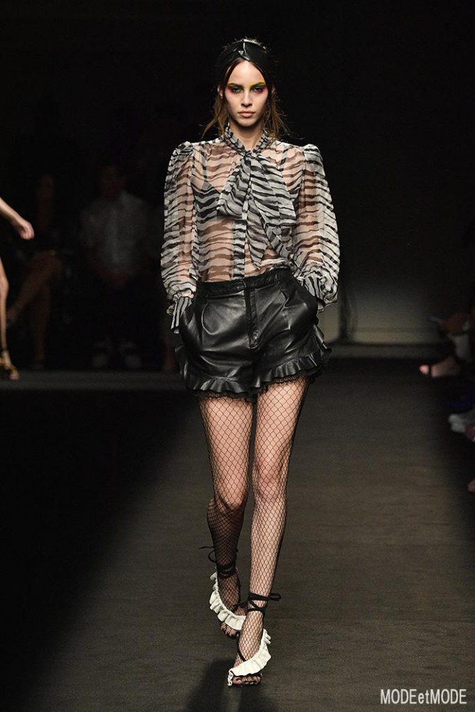 DUNDAS : Runway – Paris Fashion Week – Haute Couture Fall/Winter 2019/2020