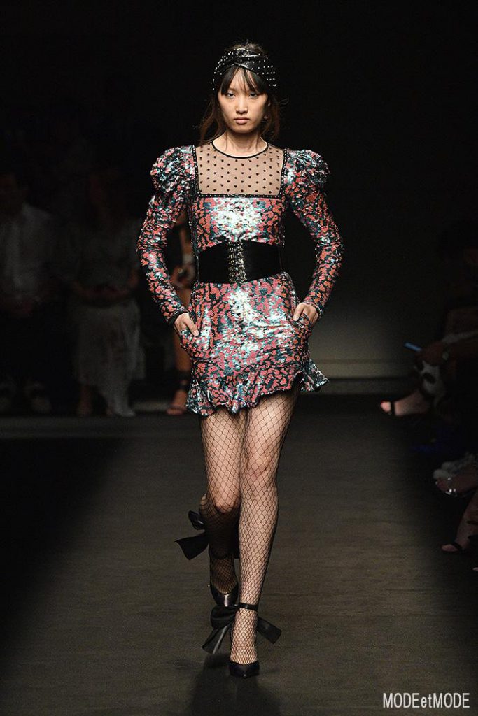 DUNDAS : Runway – Paris Fashion Week – Haute Couture Fall/Winter 2019/2020