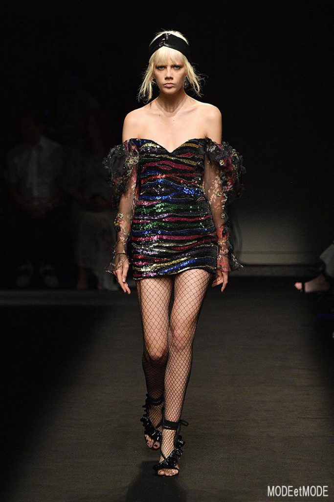 DUNDAS : Runway – Paris Fashion Week – Haute Couture Fall/Winter 2019/2020