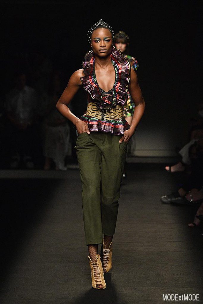 DUNDAS : Runway – Paris Fashion Week – Haute Couture Fall/Winter 2019/2020