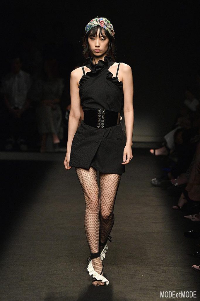 DUNDAS : Runway – Paris Fashion Week – Haute Couture Fall/Winter 2019/2020