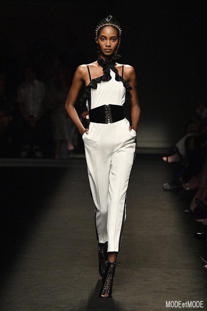 DUNDAS : Runway – Paris Fashion Week – Haute Couture Fall/Winter 2019/2020
