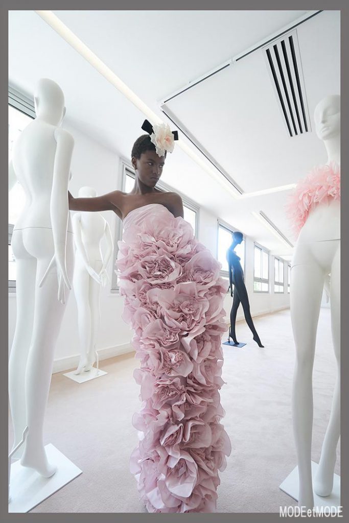 giambattista_valli_aw19hc_001