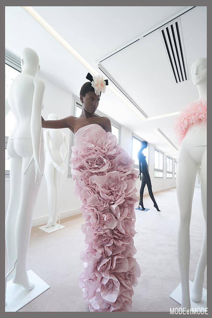 GIAMBATTISTA VALLI ジャンバティスタ ヴァリ - MODEetMODE