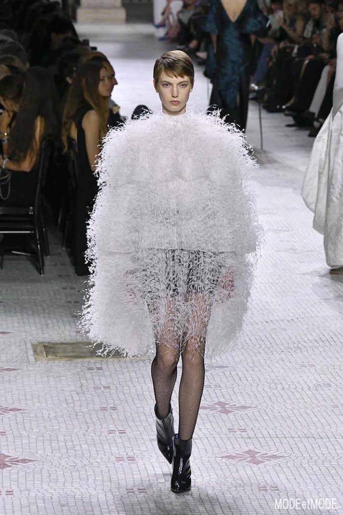 givenchy_aw19hc_031