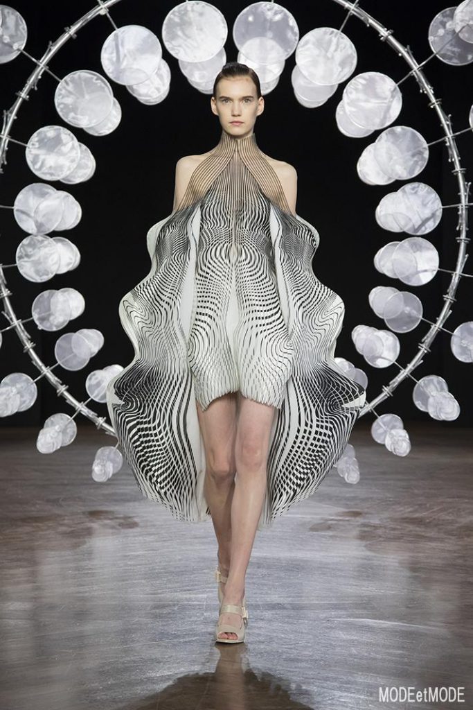 iris_van_herpen_aw19hc_003