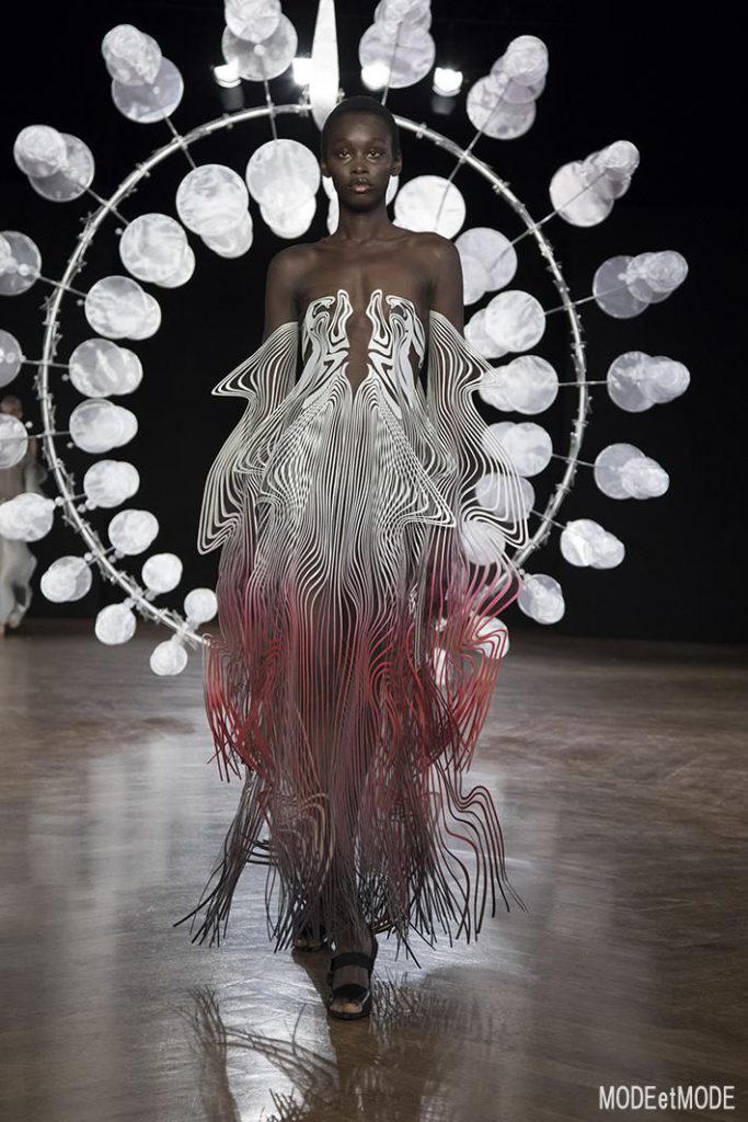 iris_van_herpen_aw19hc_005