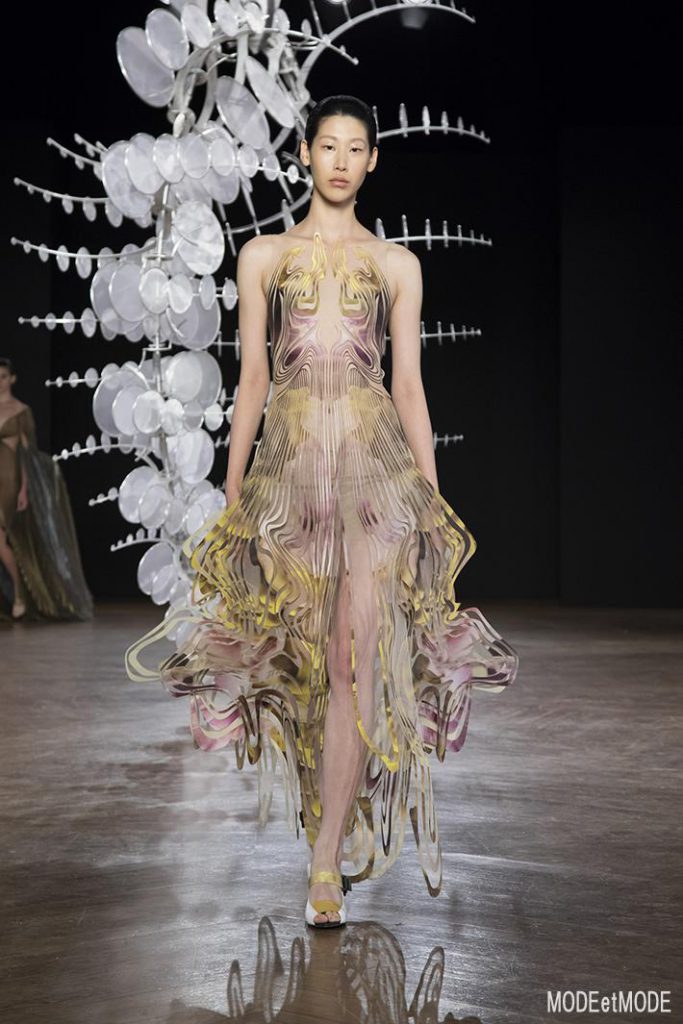 iris_van_herpen_aw19hc_012