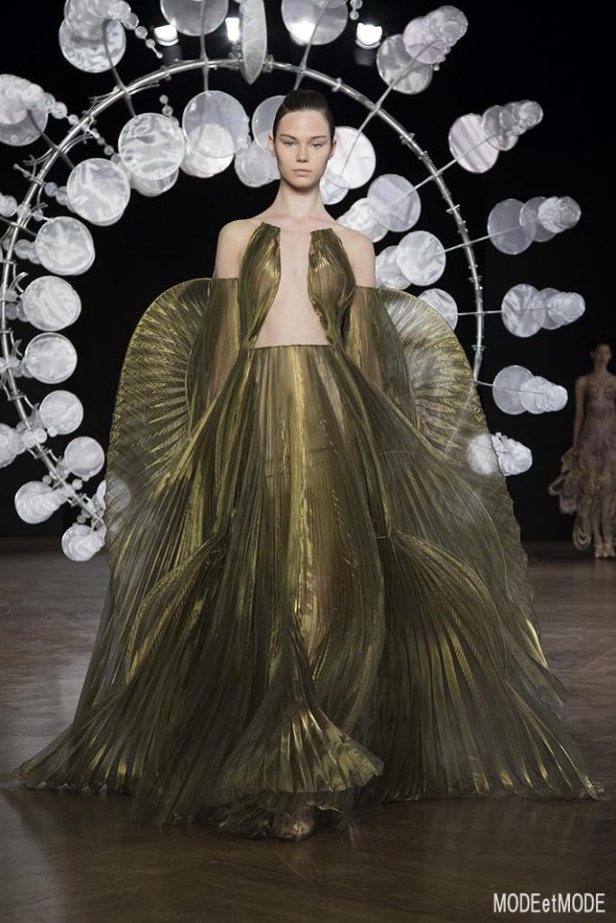 iris_van_herpen_aw19hc_013