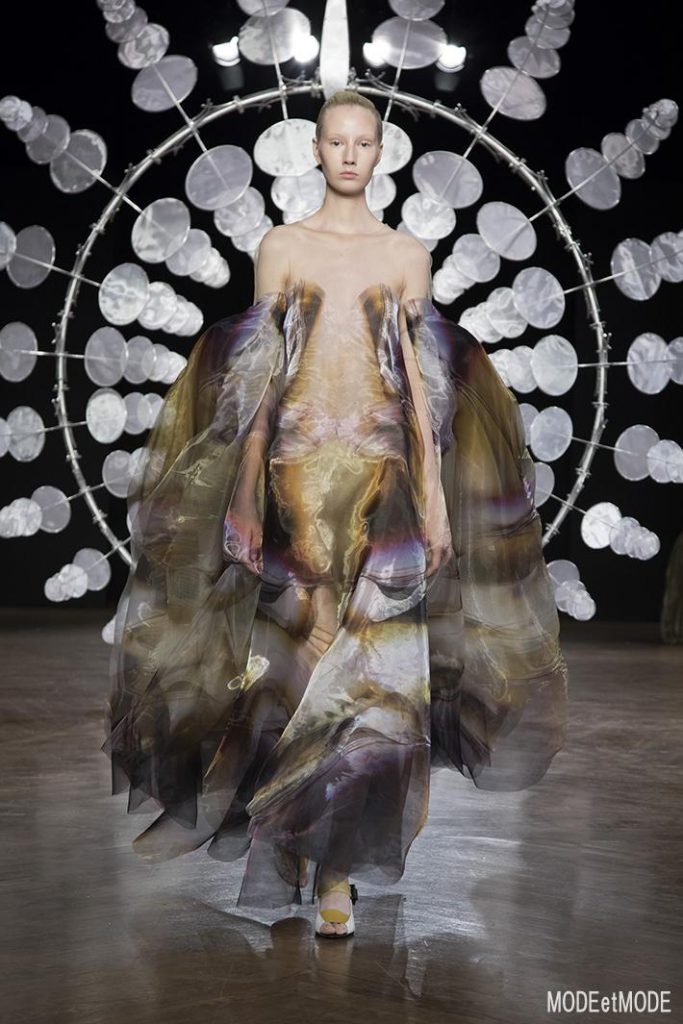 iris_van_herpen_aw19hc_014