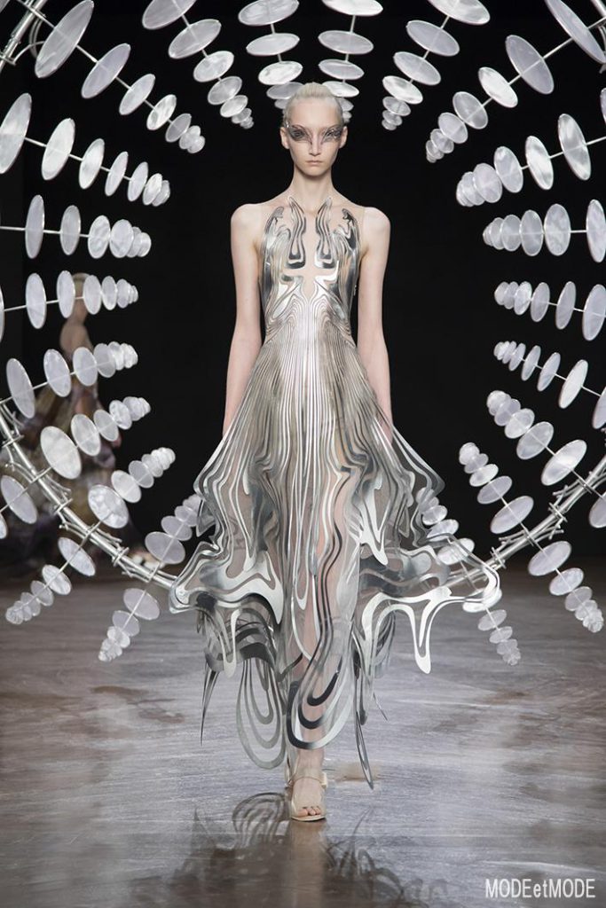iris_van_herpen_aw19hc_015