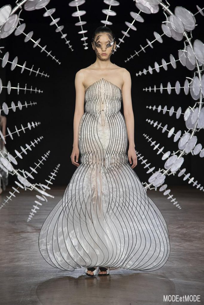iris_van_herpen_aw19hc_016