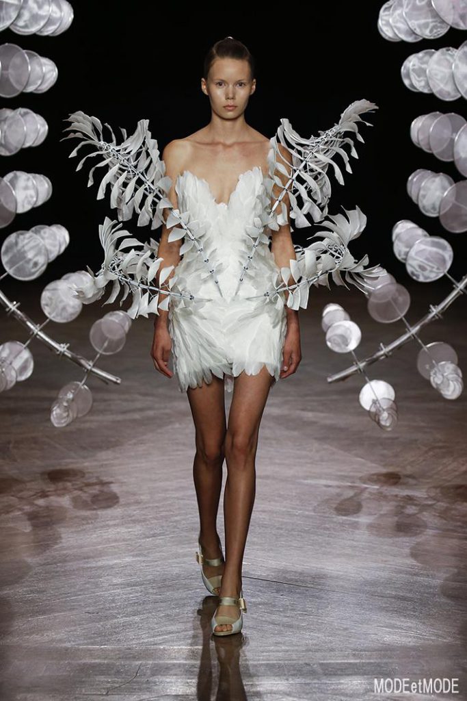 iris_van_herpen_aw19hc_019
