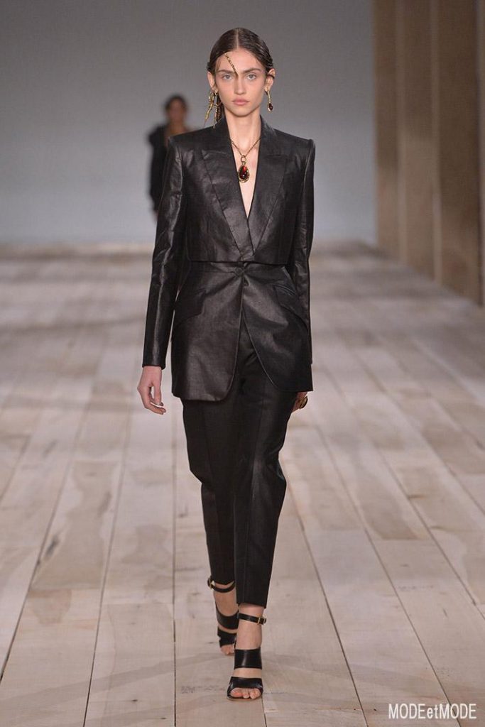 Alexander McQueen_ss20_002