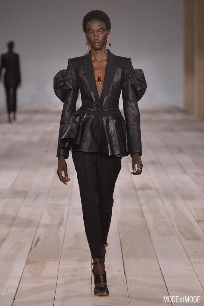 Alexander McQueen_ss20_004