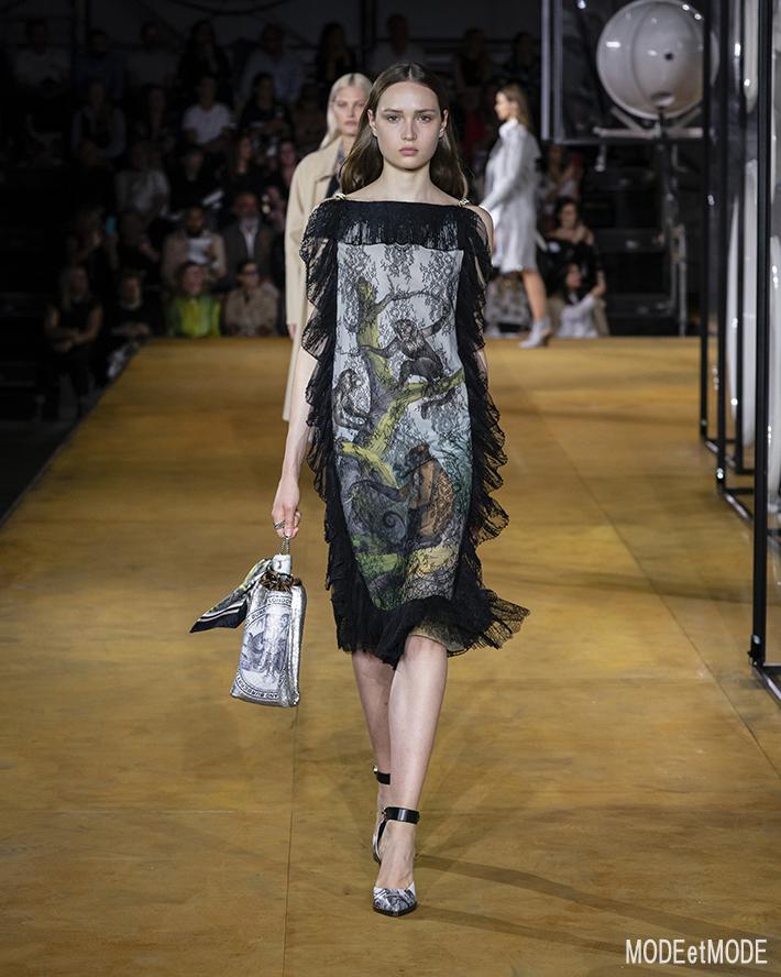 Burberry_ss20_001