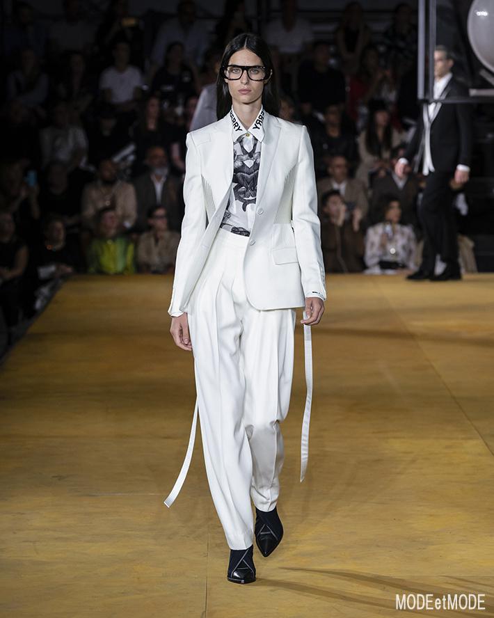 Burberry_ss20_041