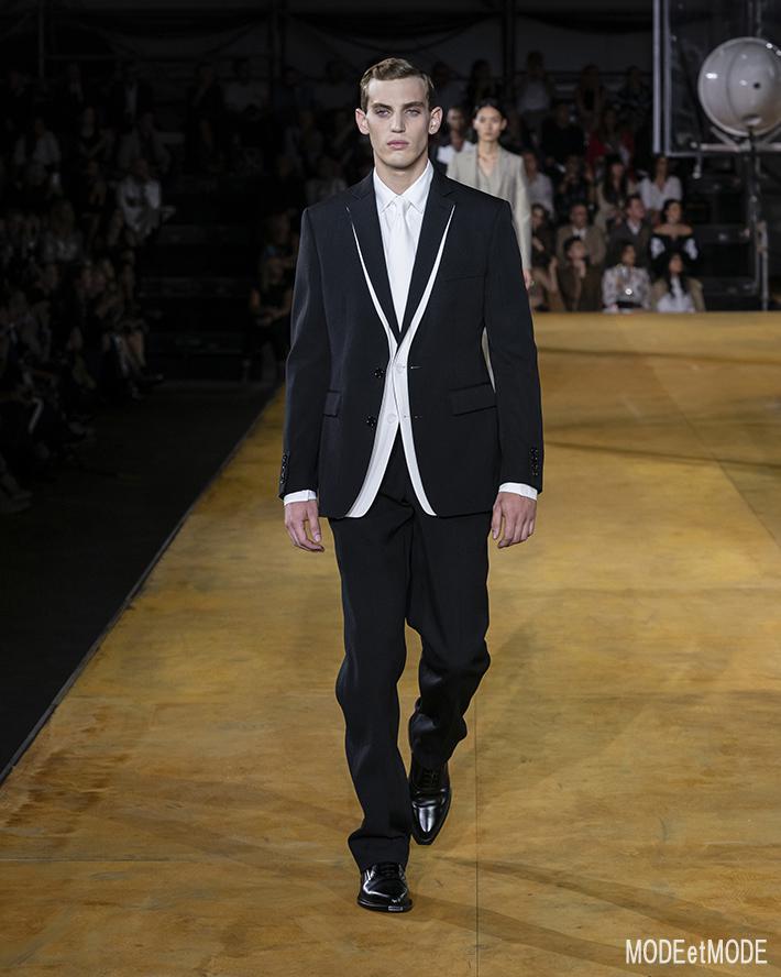 Burberry_ss20_043