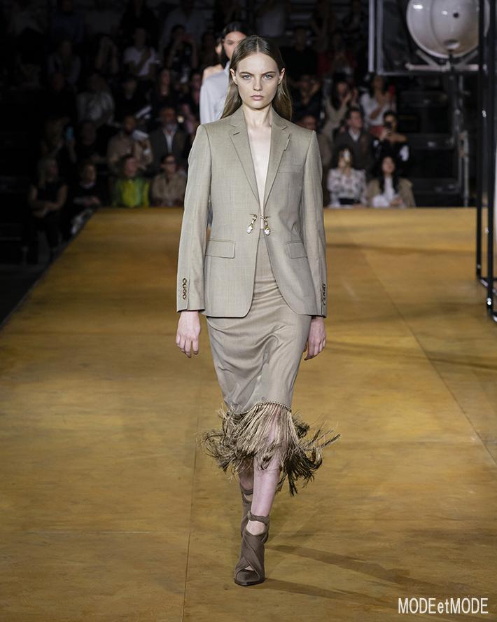Burberry_ss20_055