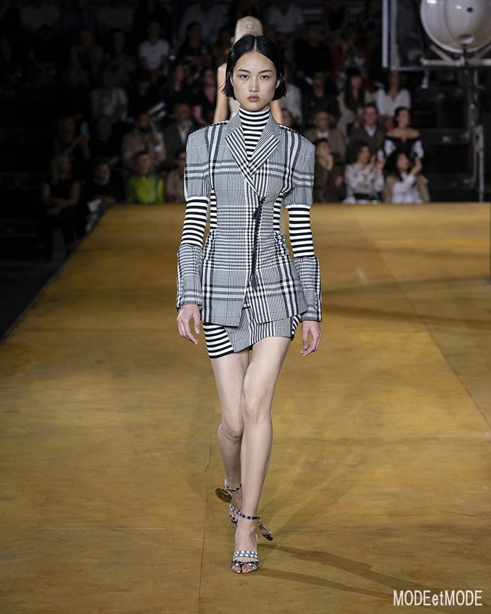 Burberry_ss20_057