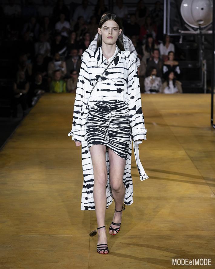 Burberry_ss20_068