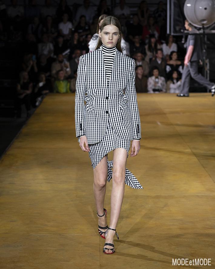 Burberry_ss20_079
