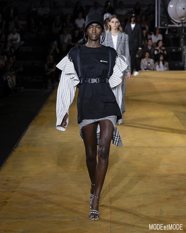 Burberry_ss20_086
