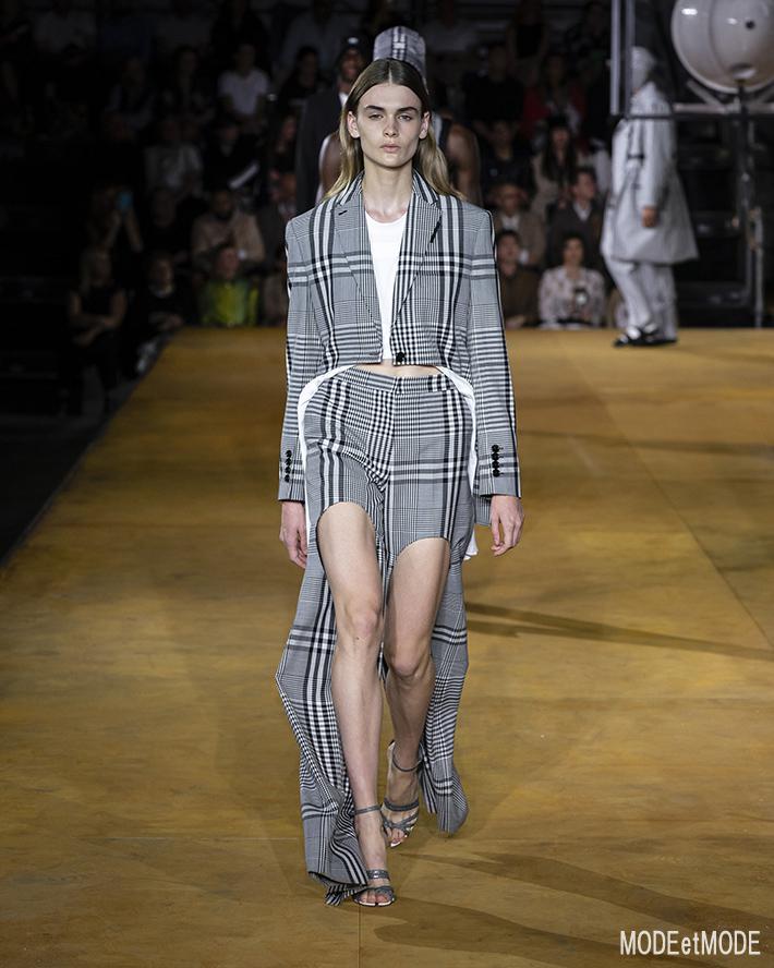 Burberry_ss20_087