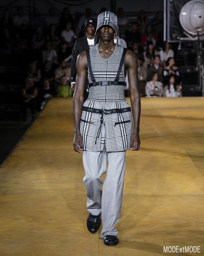 Burberry_ss20_089