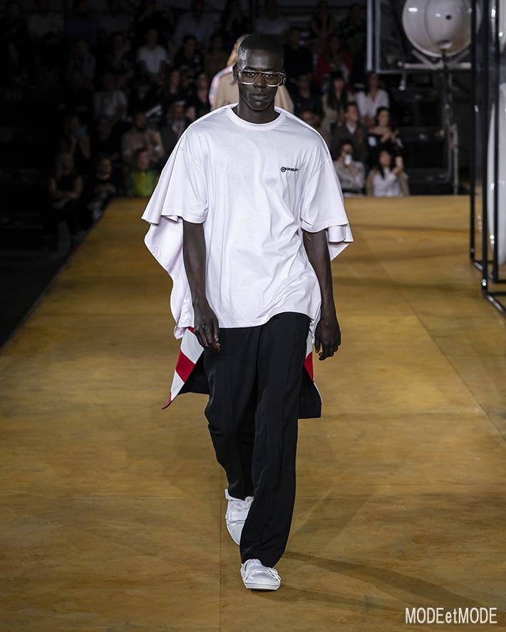 Burberry_ss20_096