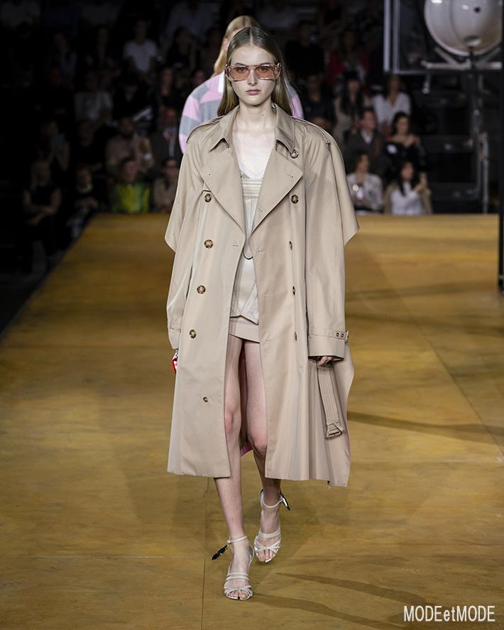 Burberry_ss20_097