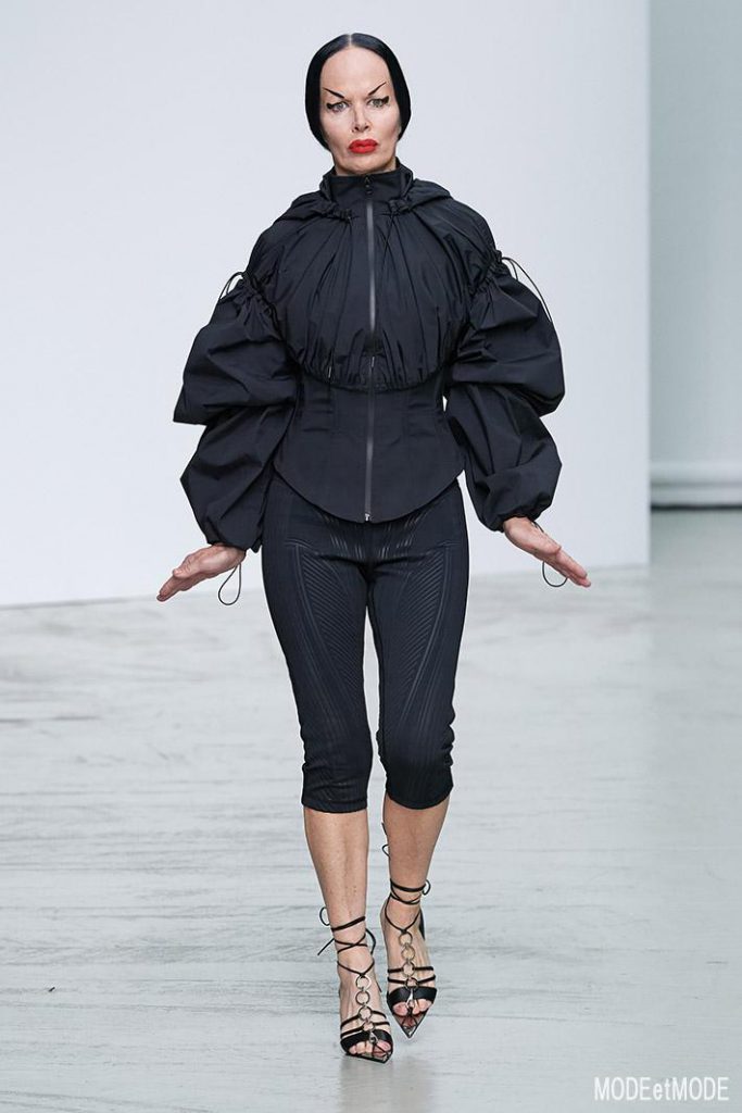 MUGLER_ss20_023