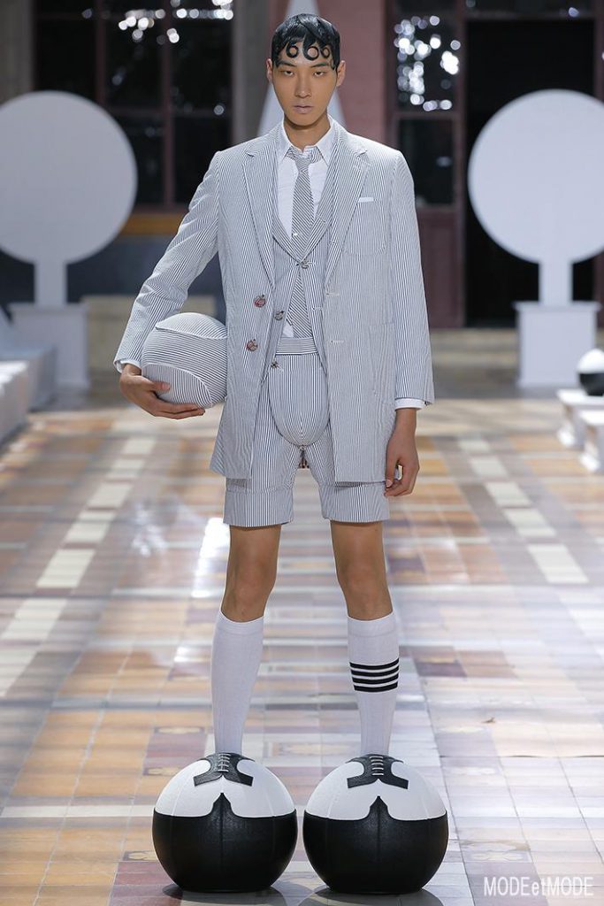 THOM BROWNE. MEN_ss20_011