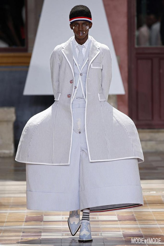 THOM BROWNE. MEN_ss20_015