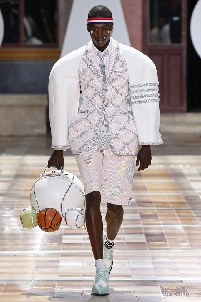 THOM BROWNE. MEN_ss20_022