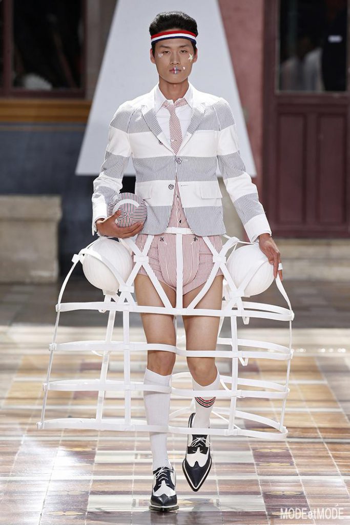 THOM BROWNE. MEN_ss20_023