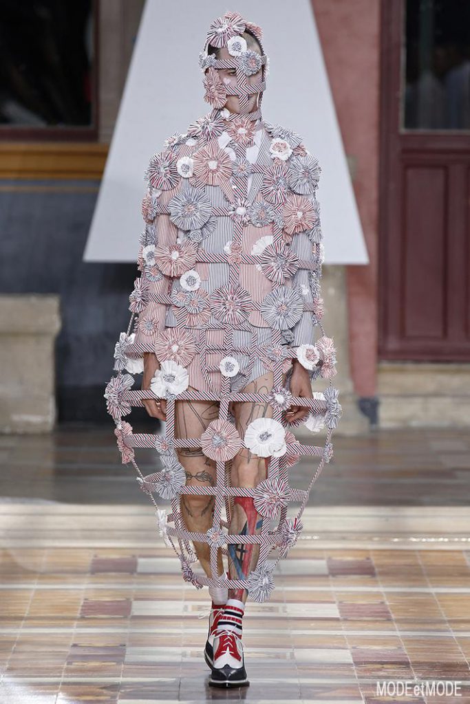 THOM BROWNE. MEN_ss20_033