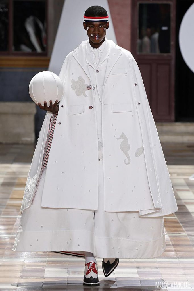 THOM BROWNE. MEN_ss20_037