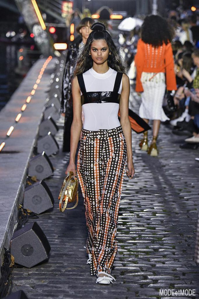courreges_ss20_010