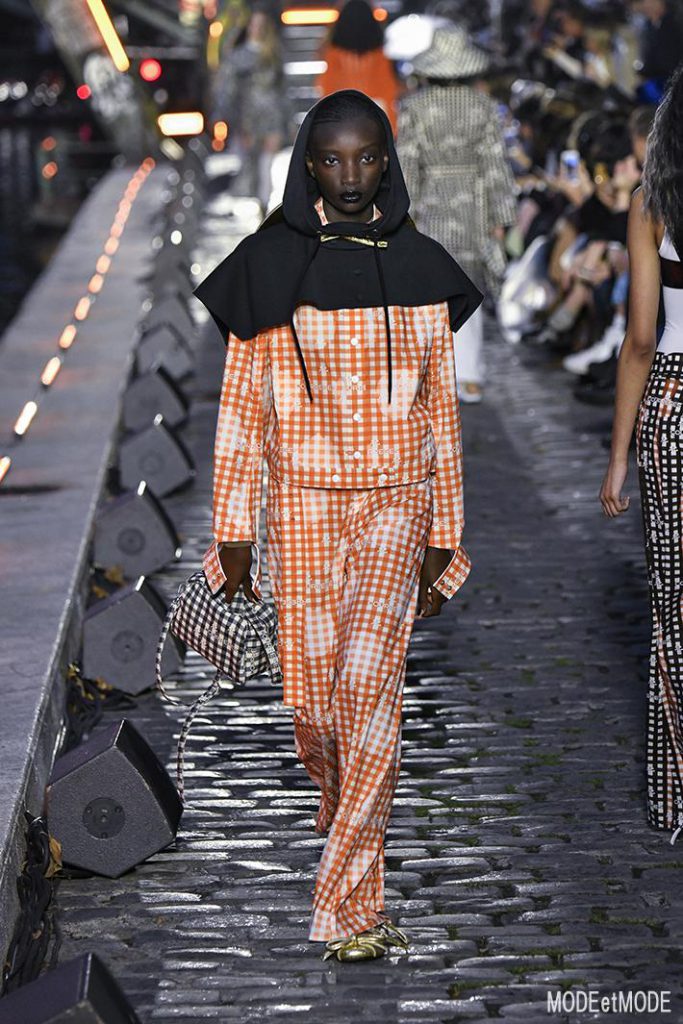 courreges_ss20_012