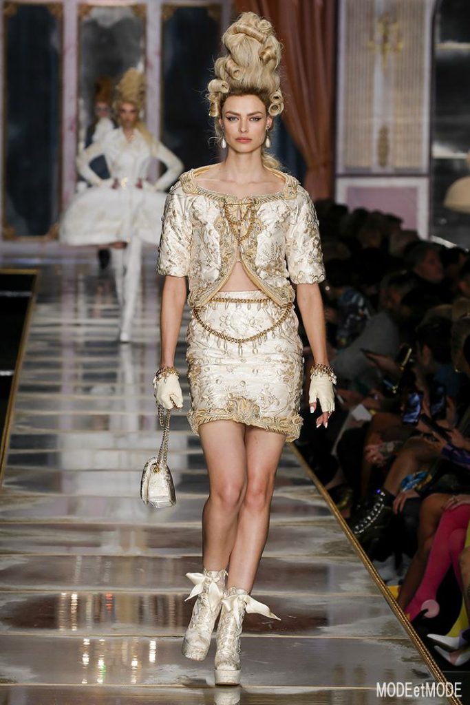 Moschino_aw20pap_009