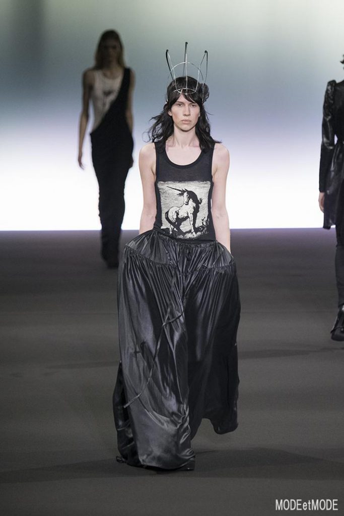 ann-demeulemeester_aw20pap_009