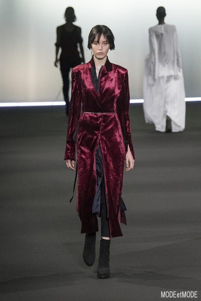 ann-demeulemeester_aw20pap_030