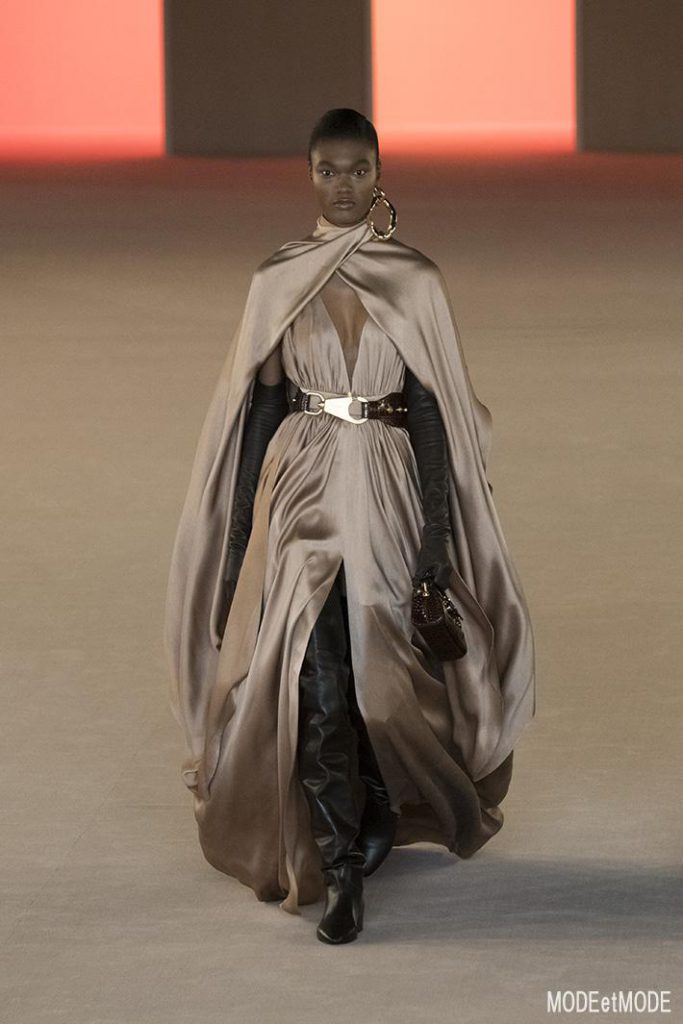 balmain_aw20pap_054