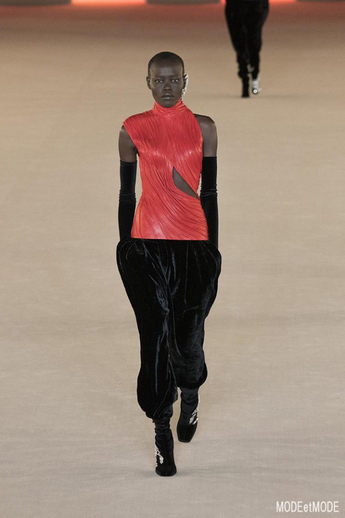 balmain_aw20pap_068