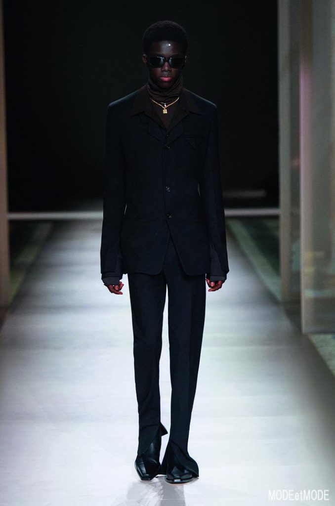 bottega-veneta_aw20pap_002