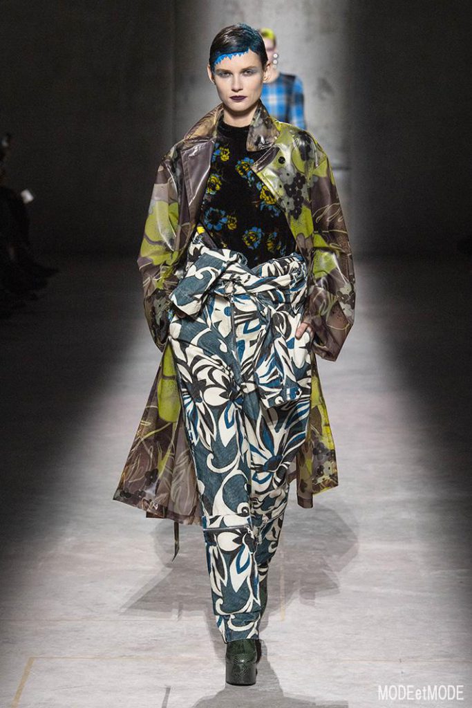 Women Ready to wear, autumn winter 2020 2021, fashion week, Paris, FRA, from the house of Dries Van Noten