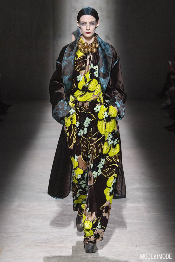 Women Ready to wear, autumn winter 2020 2021, fashion week, Paris, FRA, from the house of Dries Van Noten